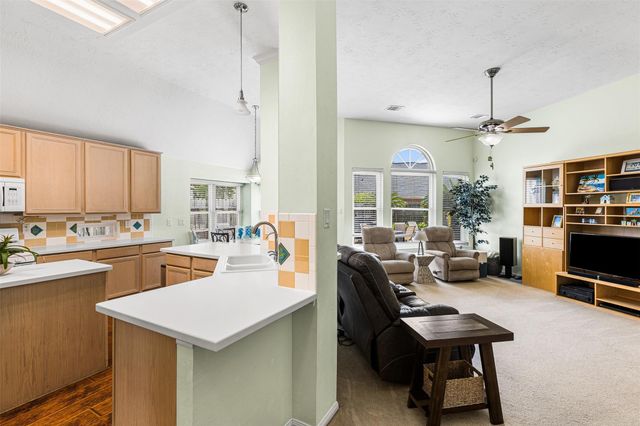 312 Summer Haven Circle, League City, TX 77573