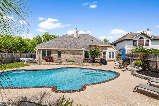 312 Summer Haven Circle, League City, TX 77573