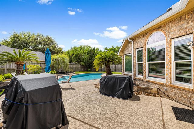 312 Summer Haven Circle, League City, TX 77573