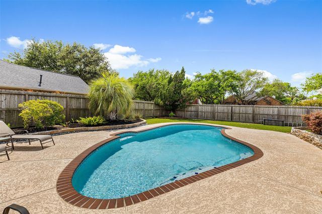 312 Summer Haven Circle, League City, TX 77573