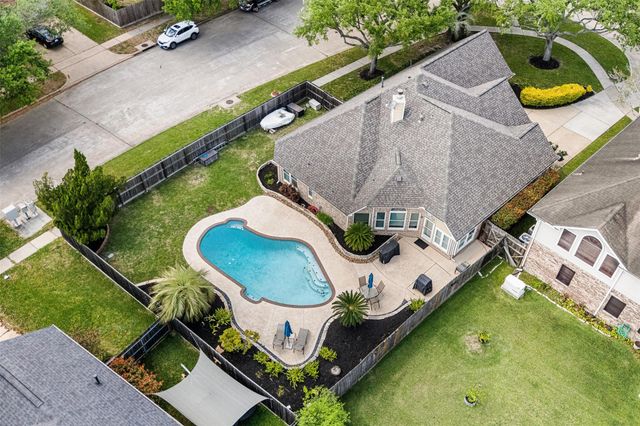 312 Summer Haven Circle, League City, TX 77573