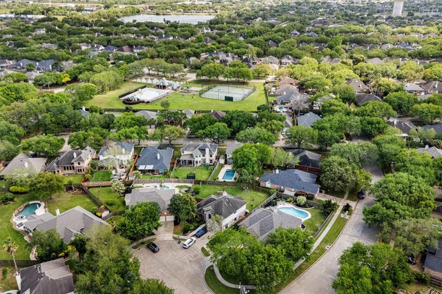 312 Summer Haven Circle, League City, TX 77573