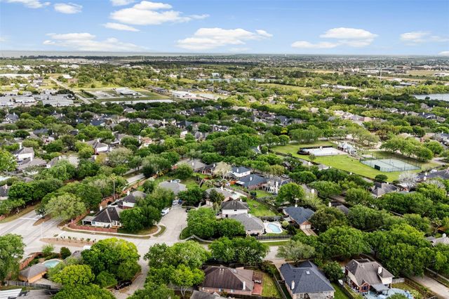 312 Summer Haven Circle, League City, TX 77573