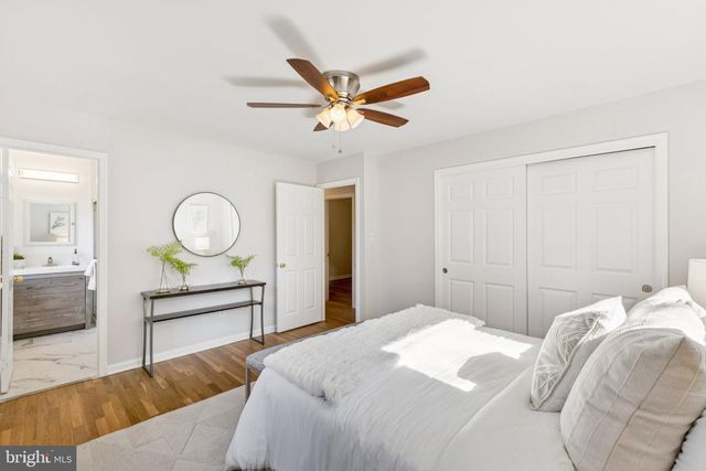 9709 CORKRAN LN, Bethesda, MD 20817