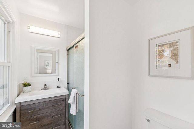 9709 CORKRAN LN, Bethesda, MD 20817