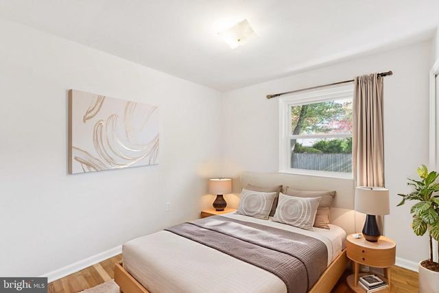 9709 CORKRAN LN, Bethesda, MD 20817