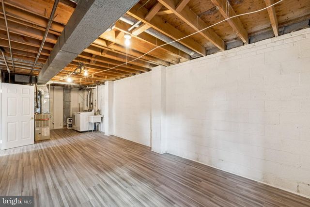 9709 CORKRAN LN, Bethesda, MD 20817