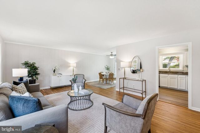 9709 CORKRAN LN, Bethesda, MD 20817