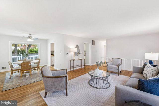 9709 CORKRAN LN, Bethesda, MD 20817