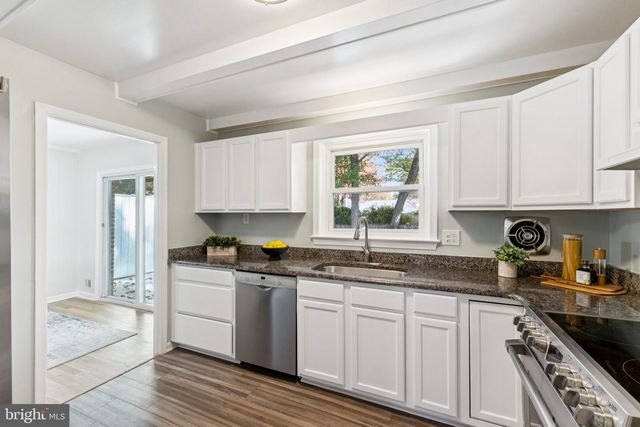 9709 CORKRAN LN, Bethesda, MD 20817