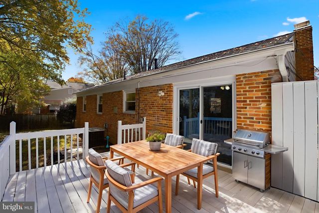 9709 CORKRAN LN, Bethesda, MD 20817