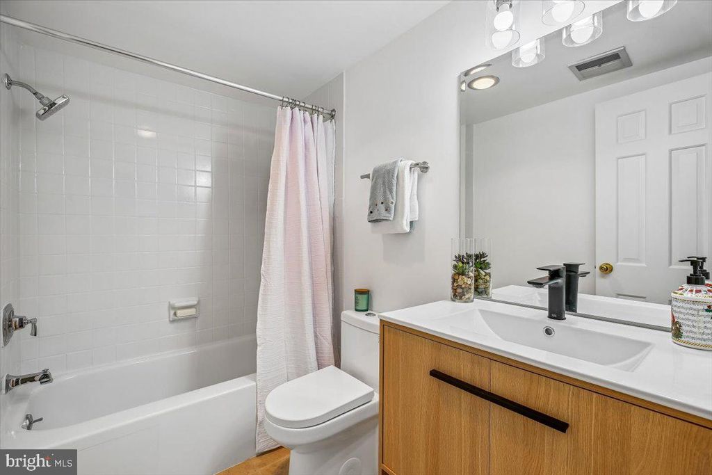 Image 25 of property listing at 4601 N PARK AVE #210K, Chevy Chase, MD 20815