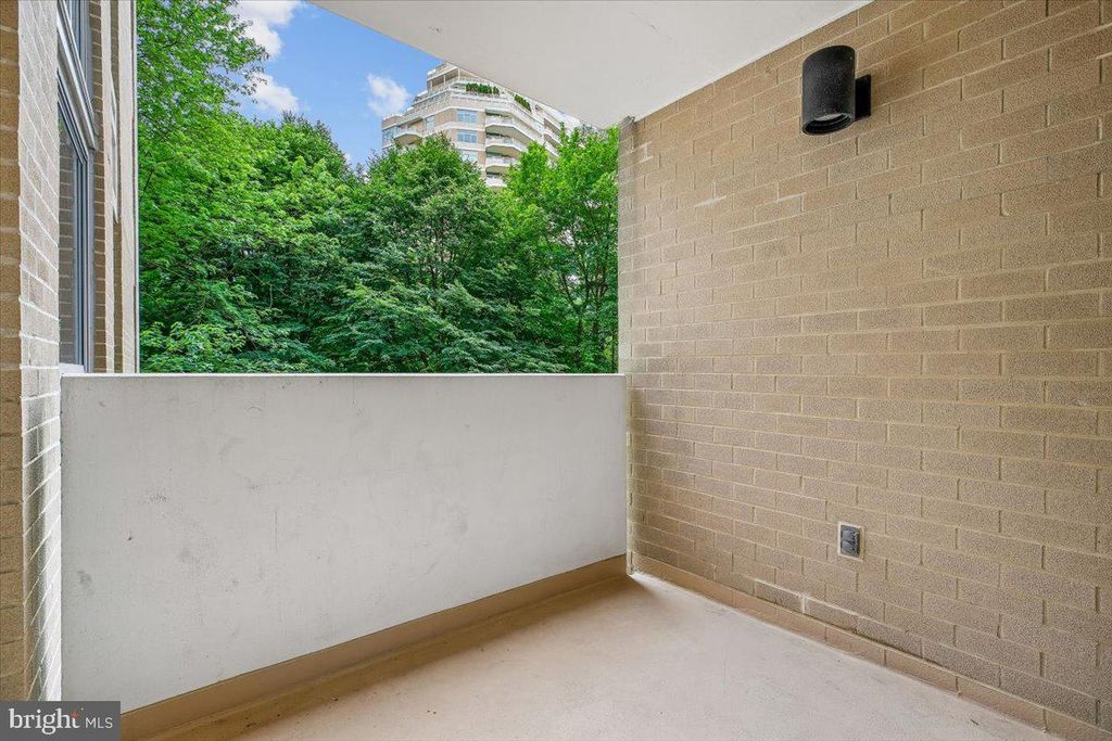Image 8 of property listing at 4601 N PARK AVE #210K, Chevy Chase, MD 20815