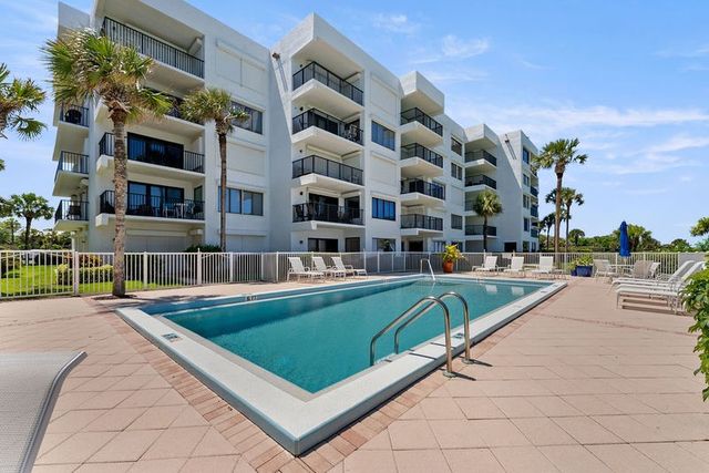1616 Ocean Drive 107, Vero Beach, FL 32963