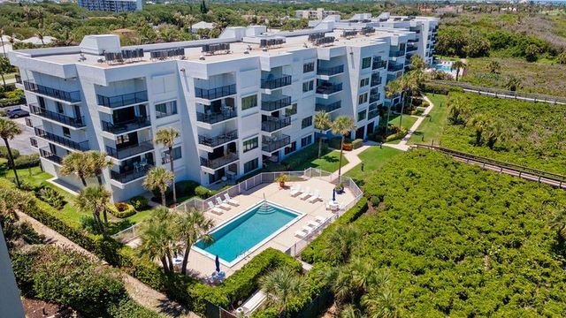 1616 Ocean Drive 107, Vero Beach, FL 32963