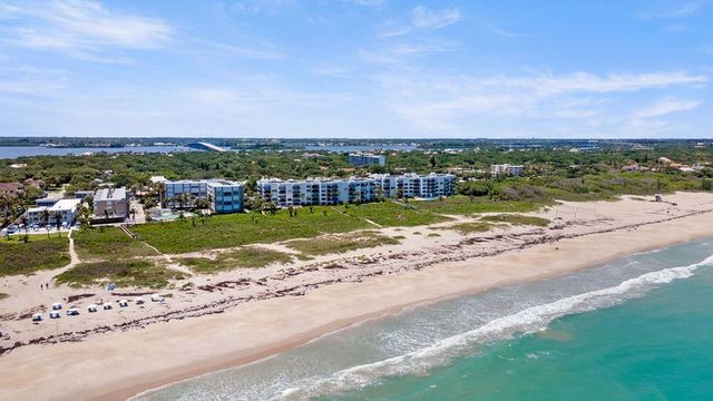 1616 Ocean Drive 107, Vero Beach, FL 32963