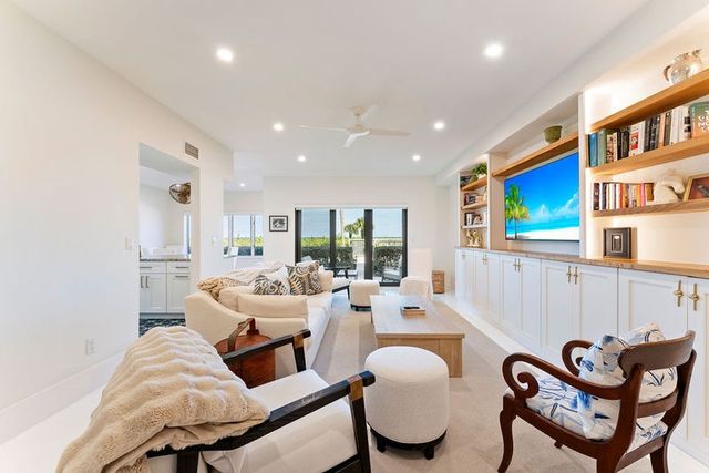 1616 Ocean Drive 107, Vero Beach, FL 32963