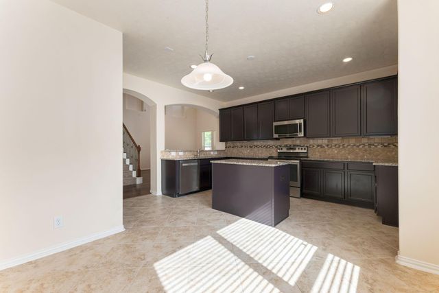 9615 Landon Lake Drive, Pearland, TX 77584