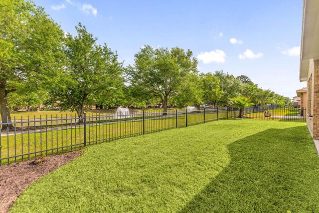 9615 Landon Lake Drive, Pearland, TX 77584