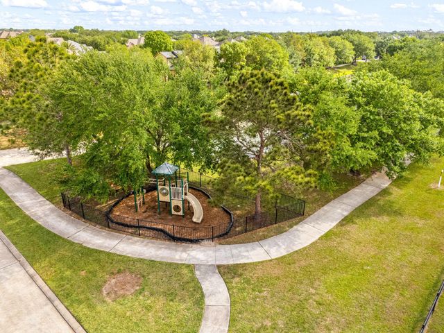 9615 Landon Lake Drive, Pearland, TX 77584