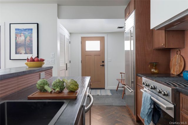 13 Phillips Street, Middletown, NY 10940