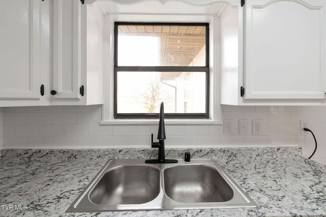 630 Arrowhead Loop, Midway, TN 37809