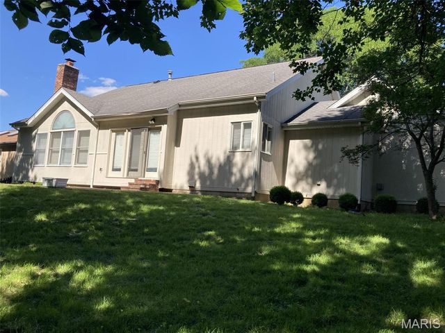 471 Saint Thomas Isle Lane, Wildwood, MO 63040