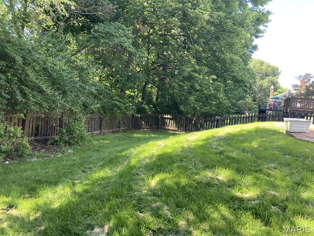 471 Saint Thomas Isle Lane, Wildwood, MO 63040