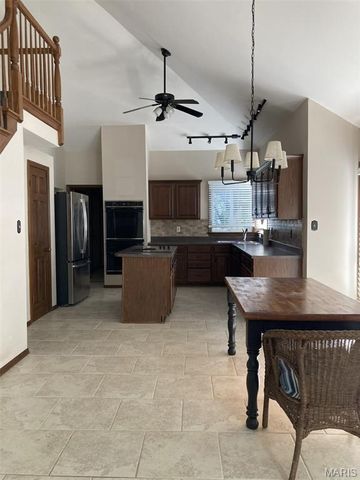 471 Saint Thomas Isle Lane, Wildwood, MO 63040