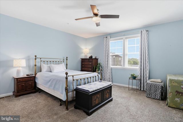 12700 WALLACE CT, Hagerstown, MD 21740