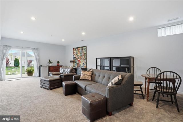 12700 WALLACE CT, Hagerstown, MD 21740