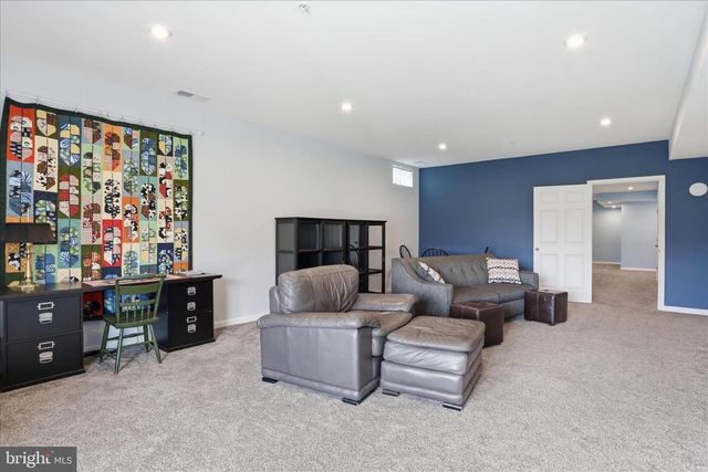 12700 WALLACE CT, Hagerstown, MD 21740