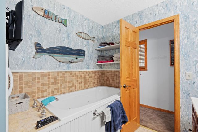 656 Lincoln Drive, Wyoming, MN 55092