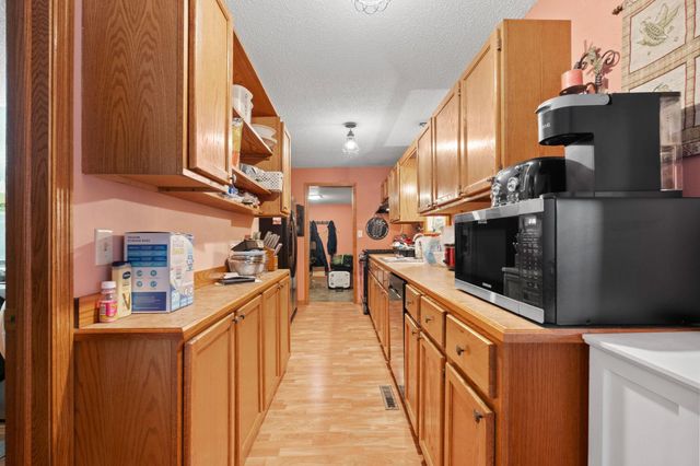 656 Lincoln Drive, Wyoming, MN 55092