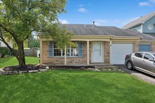 1306 Robin Drive, Carol Stream, IL 60188