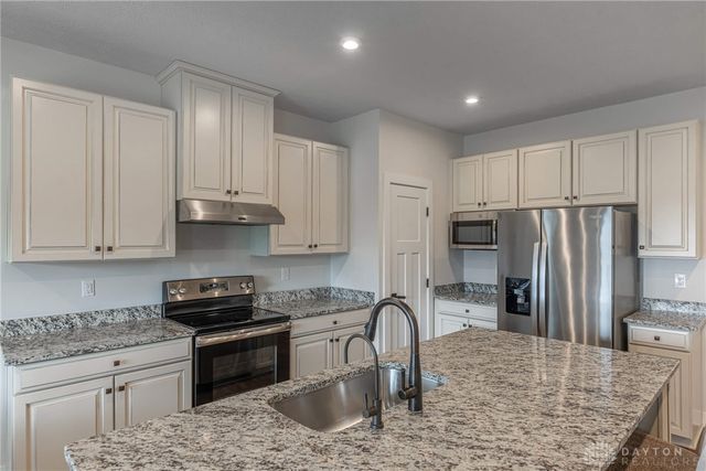 2758 Riverstone Drive, Xenia, OH 45385