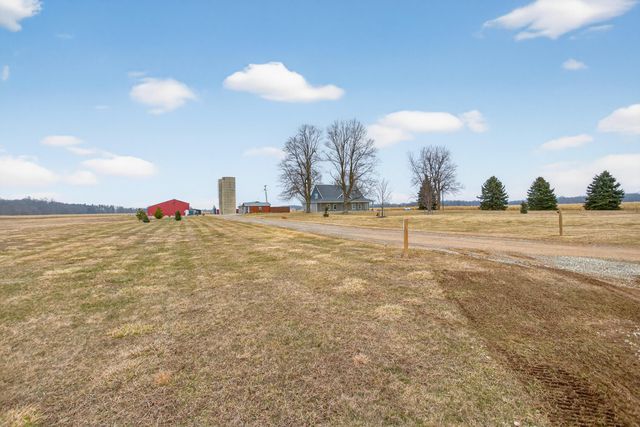 8700 E Mosherville Road, Horton, MI 49246
