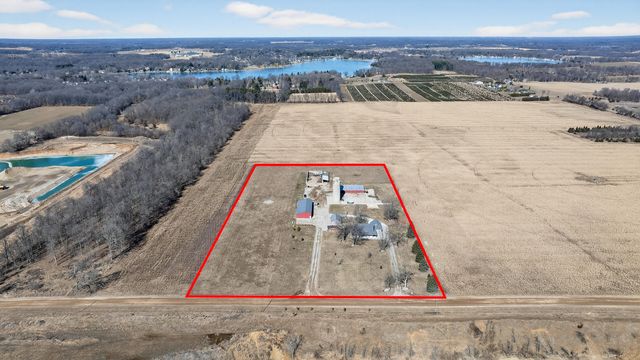 8700 E Mosherville Road, Horton, MI 49246