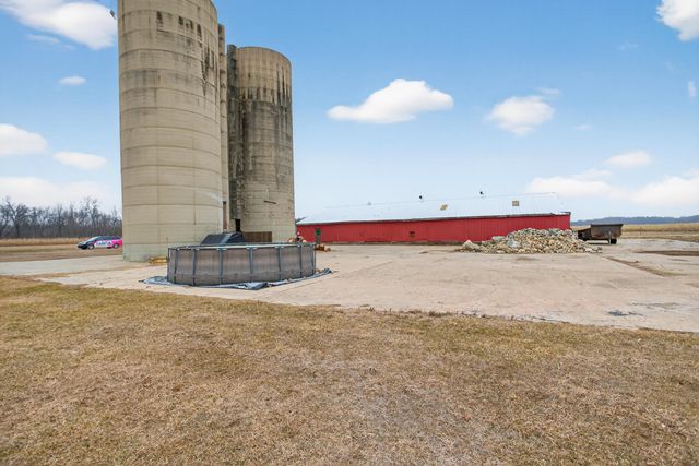 8700 E Mosherville Road, Horton, MI 49246