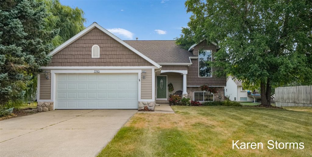 7792 Westside Drive, Hudsonville, MI 49426