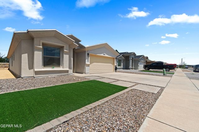 365 PLATEAU Drive, Socorro, TX 79927
