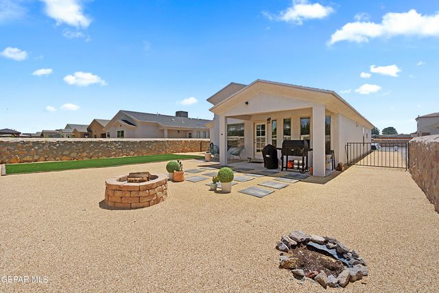 365 PLATEAU Drive, Socorro, TX 79927