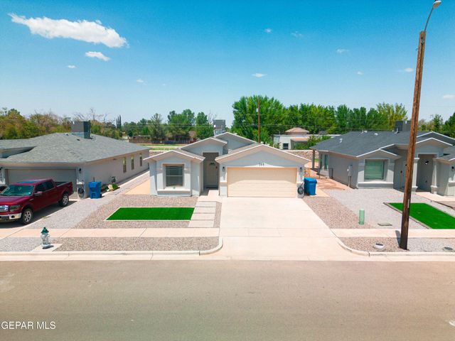 365 PLATEAU Drive, Socorro, TX 79927