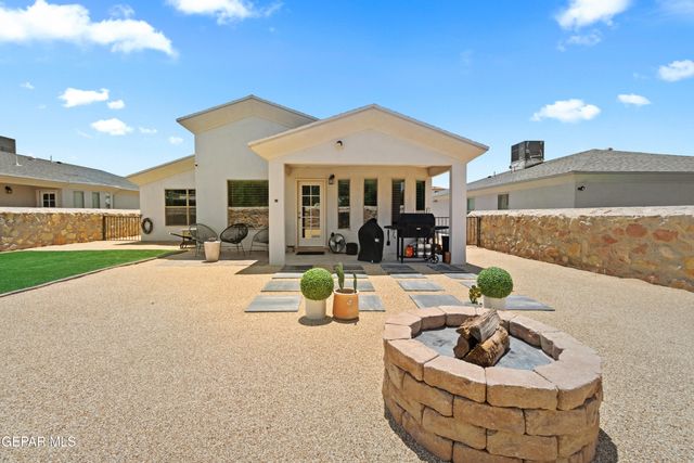 365 PLATEAU Drive, Socorro, TX 79927