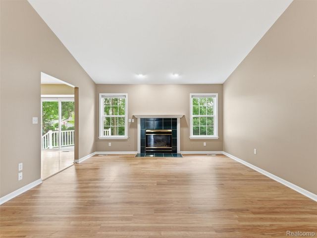 12311 Water Greens Court, Fenton Charter Township, MI 48430
