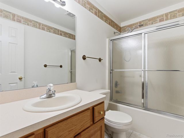 12311 Water Greens Court, Fenton Charter Township, MI 48430