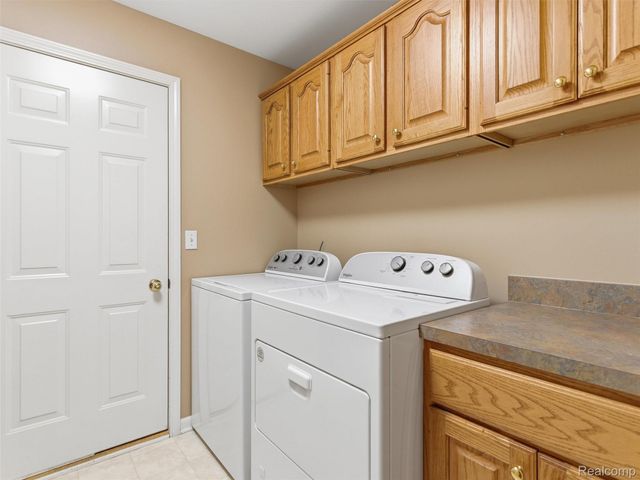 12311 Water Greens Court, Fenton Charter Township, MI 48430