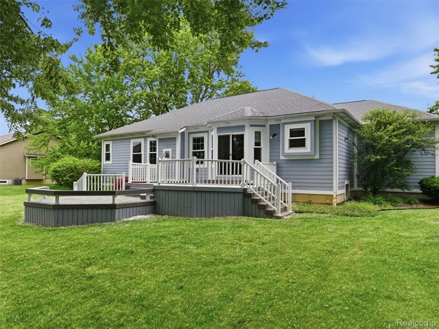 12311 Water Greens Court, Fenton Charter Township, MI 48430