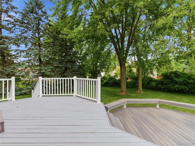 12311 Water Greens Court, Fenton Charter Township, MI 48430