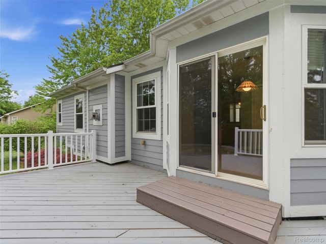 12311 Water Greens Court, Fenton Charter Township, MI 48430